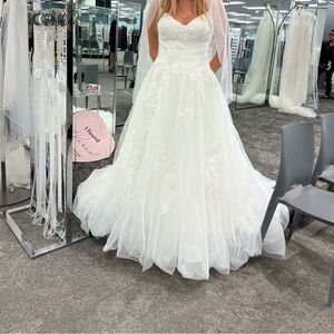 Oleg Cassini Ivory Wedding Dress